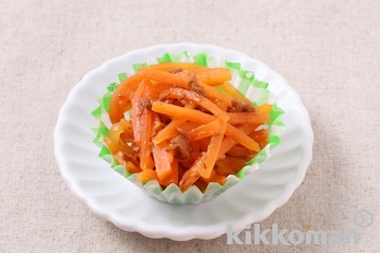 お弁当にぴったり！にんじんの焼肉ナムル（おにぎリッチ焼肉味使用）
