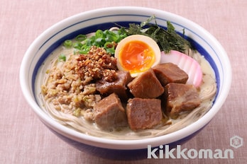 ごろごろチャーシューとそぼろのＷ肉そば