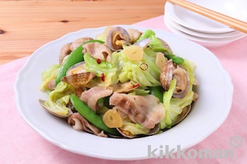 春野菜たっぷり！豚肉とあさりのうままろ蒸し