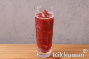 グレープソーダ（ ピュレフルーツ すりおろしぶどうミックス使用）