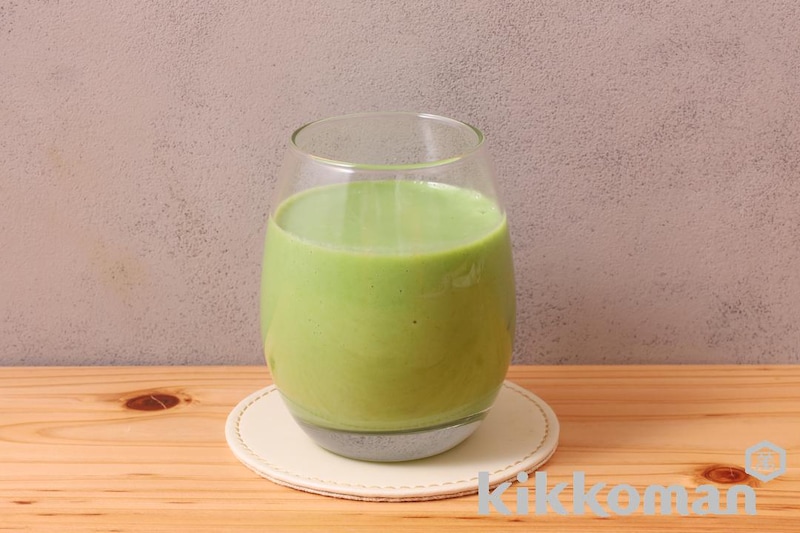 キウイのグリーンスムージー(ピュレフルーツ すりおろしキウイミックス使用)