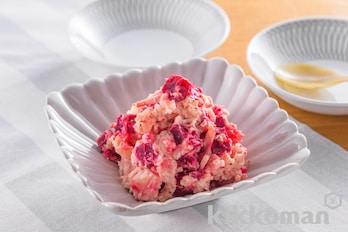 白だし香るピンクのビーツポテサラ