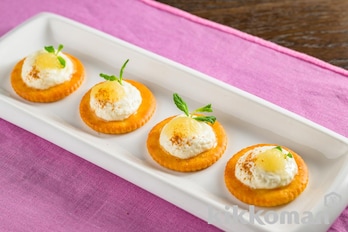 りんごとクリームチーズのカナッペ【ローリングストック活用レシピ】