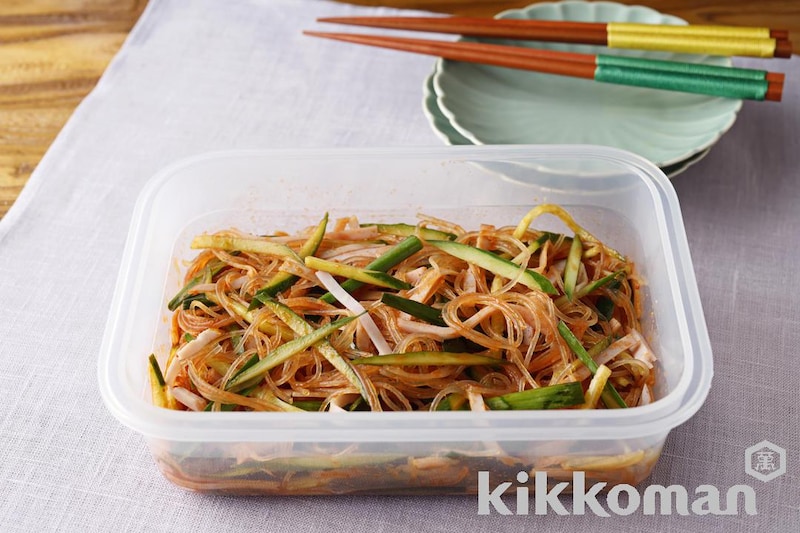 シャカシャカピリ辛春雨サラダ