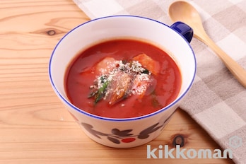 レンジで簡単！冷凍ほうれん草とベーコンのトマトスープ（リコピンリッチ トマト飲料使用）