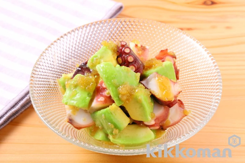 アボカドとたこの玉ねぎだれ和え(かけるたまねぎ 香味しょうゆ使用)