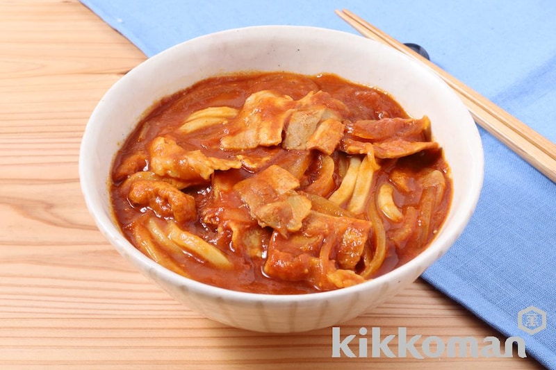 レンジで簡単!トマトの濃厚カレーうどん(リコピンリッチ トマト飲料使用)