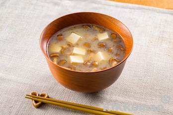 なめこと豆腐のみそ汁（味噌汁）【みりんでまろやか】