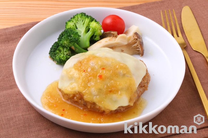 レンジで簡単!チーズハンバーグ(かけるたまねぎ コクうまガーリック使用)