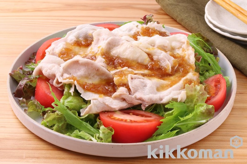 レンジでつくれる豚しゃぶサラダ(かけるたまねぎ 香味しょうゆ使用)
