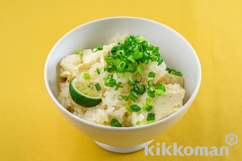 豆腐と昆布のしょうゆ炊き込みご飯