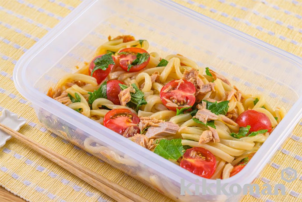 トマトとツナのシャカシャカうどん