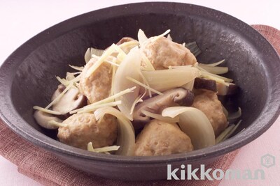 写真:鶏つくねと玉ねぎの煮物