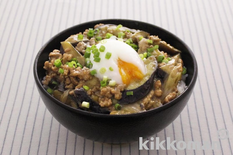 なすとそぼろのカキうま丼