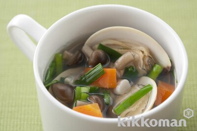 写真:はまぐりと野菜のスープ