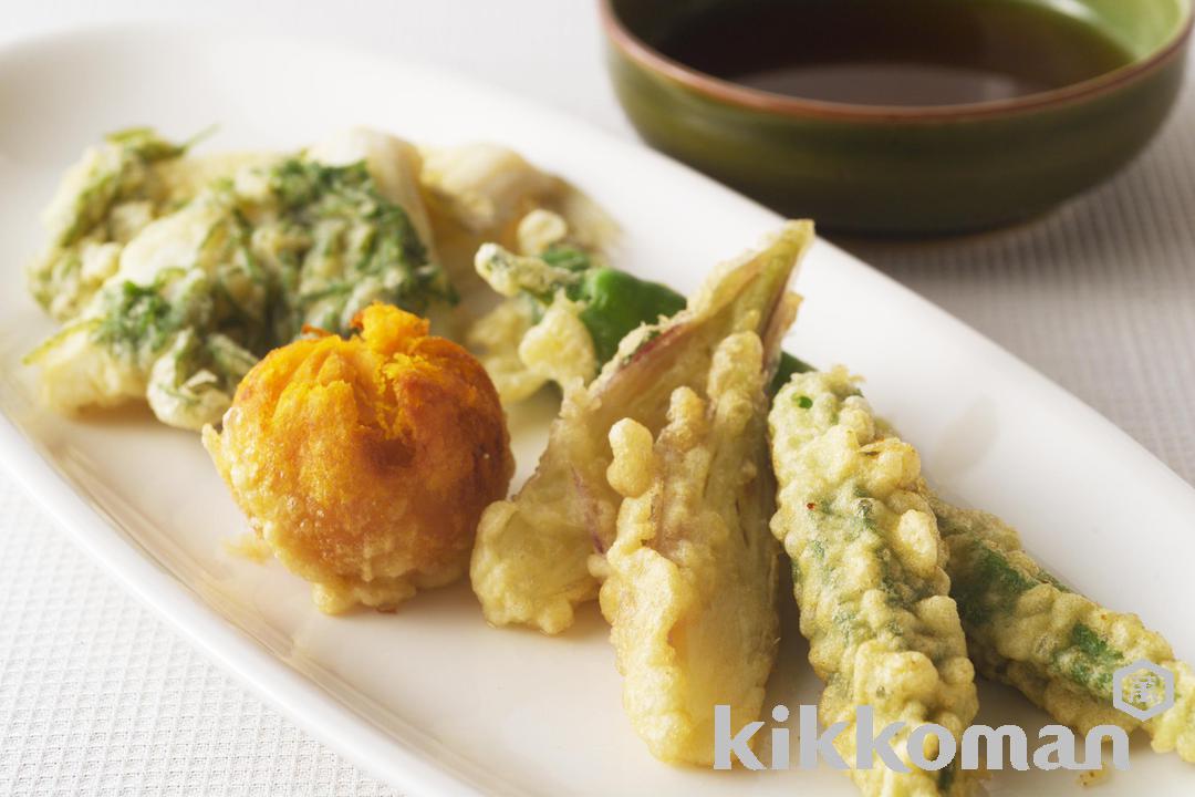 写真：きすと夏野菜の天ぷら盛り合わせ