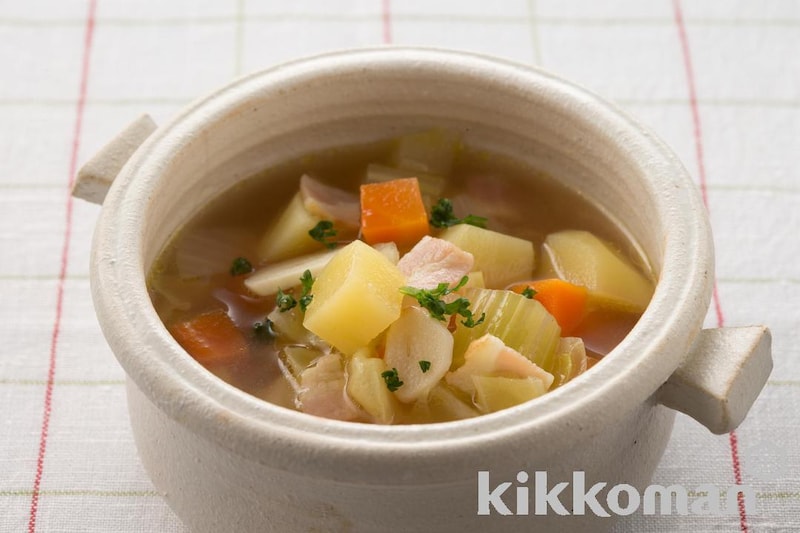 簡単!野菜たっぷりスープ【じゃがいも・キャベツ・にんじん・セロリ】