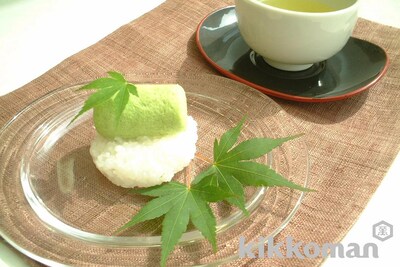 写真:ずんだ道明寺(枝豆あんのせ団子)