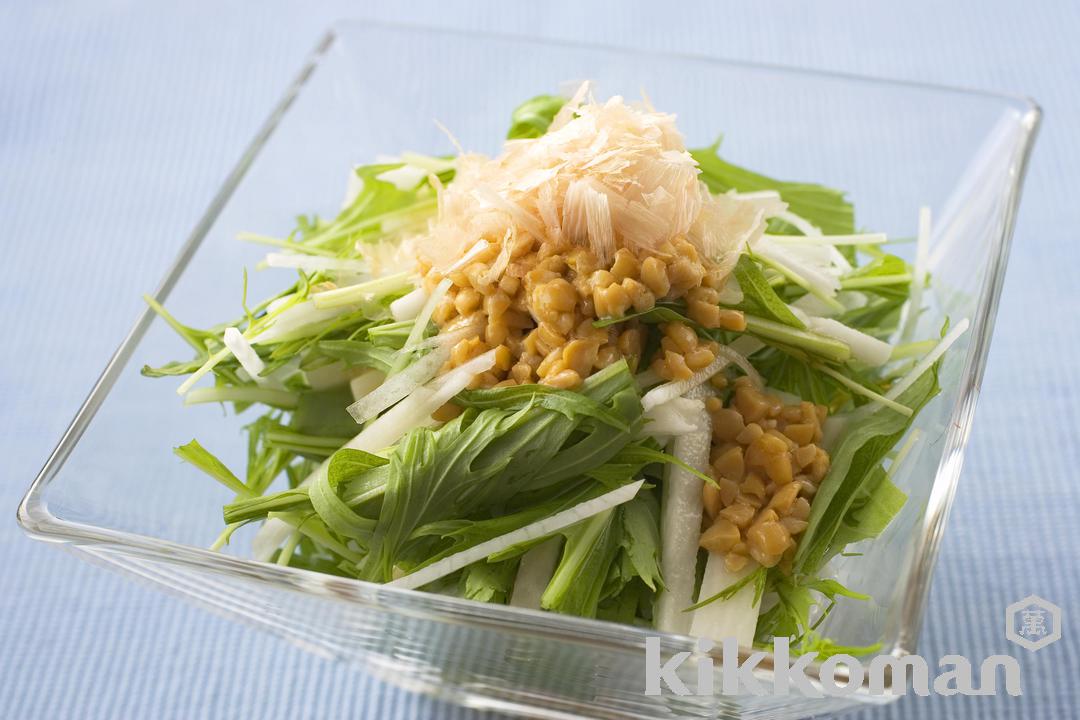 写真：水菜と長芋、納豆のサラダ