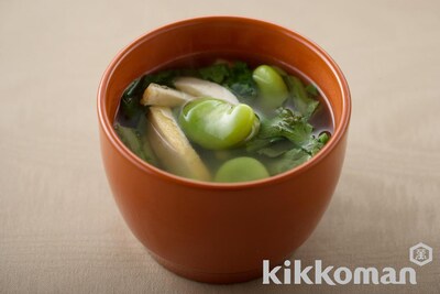 写真:厚揚げとそら豆のお吸い物