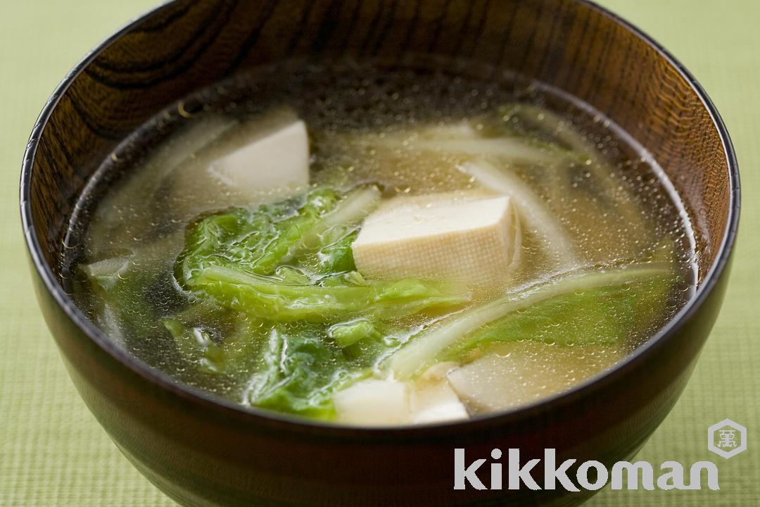 写真：豆腐と里芋、白菜のスープ