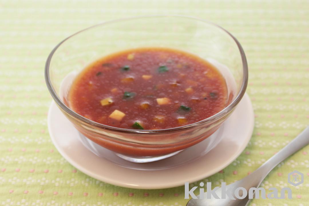 写真：ガスパチョ風冷製トマトスープ（うらごしトマト使用）