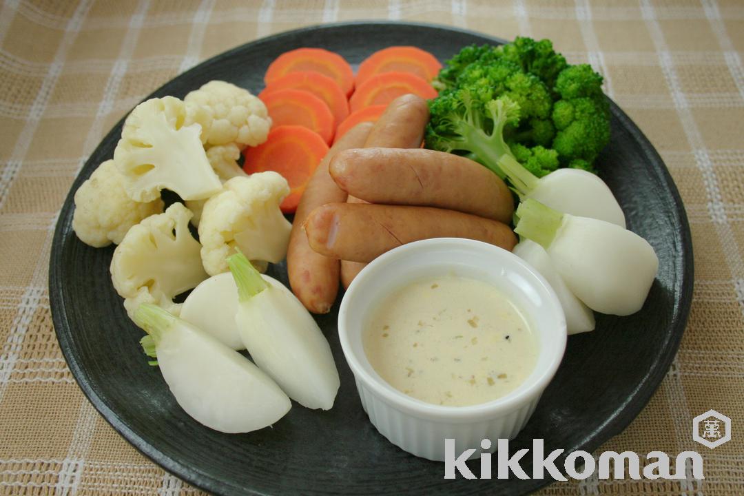 写真：蒸し野菜のタルタル風ねぎ塩ディップ（香味野菜たっぷり塩だれ使用）