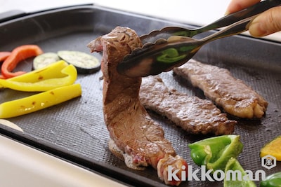 写真:ギガ肉焼肉(濃厚だれ使用)