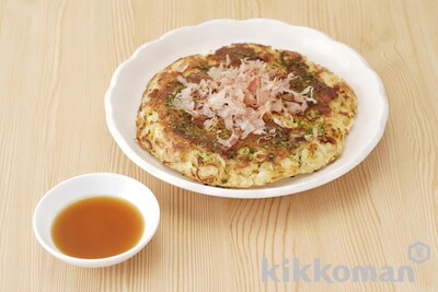 写真:お好み焼き(削りたて鰹節香るしょうゆ使用)