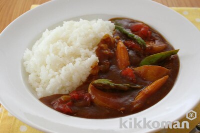 写真:春野菜のトマトカレー