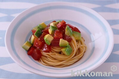 写真:まぐろとアボガドのまぜまぜ冷製パスタ