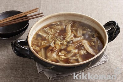 写真:白菜と焼手羽先の鍋