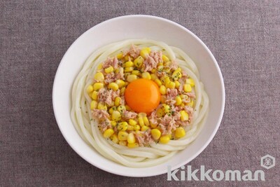 写真:コーンツナまぜ麺