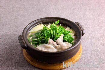 豚と豆苗の焙煎ごま鍋のレシピ つくり方 キッコーマン ホームクッキング