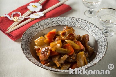 写真:鶏肉と根菜のあめ煮(タサン志麻さん)