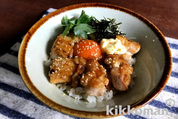 とろ りたまごのだしバタ親子丼 山本ゆりさん のレシピ つくり方 キッコーマン ホームクッキング とろ りたまごのだしバタ親子丼 山本ゆりさん のレシピ つくり方 キッコーマン ホームクッキング