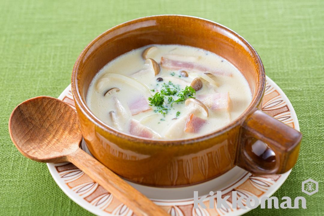 写真：レンジで！きのことベーコンの豆乳スープ