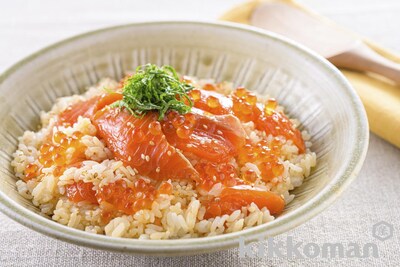 写真:サーモンの漬けご飯