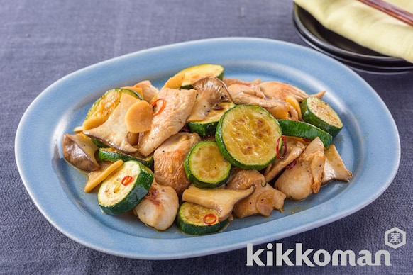 しっとりやわらか 鶏肉とズッキーニのペペロン炒めのレシピ つくり方 キッコーマン ホームクッキング しっとりやわらか 鶏肉とズッキーニのペペロン炒めのレシピ つくり方 キッコーマン ホームクッキング