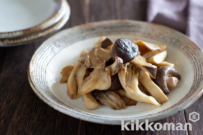 写真:【まいたけ・エリンギ・しいたけ】きのこ3種のバターしょうゆソテー