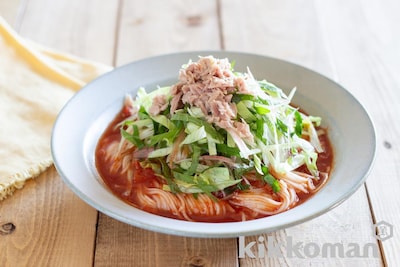 写真:薬味たっぷり!トマトそうめん
