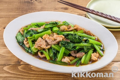 写真:小松菜と豚肉のオイスターソース炒め