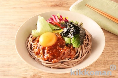 写真:カット野菜で簡単!台湾まぜそば風サラダめん