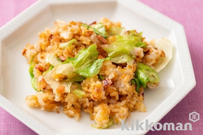 写真:ハムとレタスの焦がし生しょうゆチャーハン