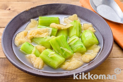 写真:きゅうりと油揚げの煮物