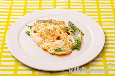 写真:さやえんどう入りつぶし目玉焼き