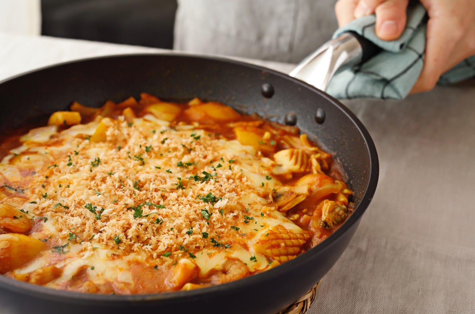 写真：トマトカレーシーフードグラタン