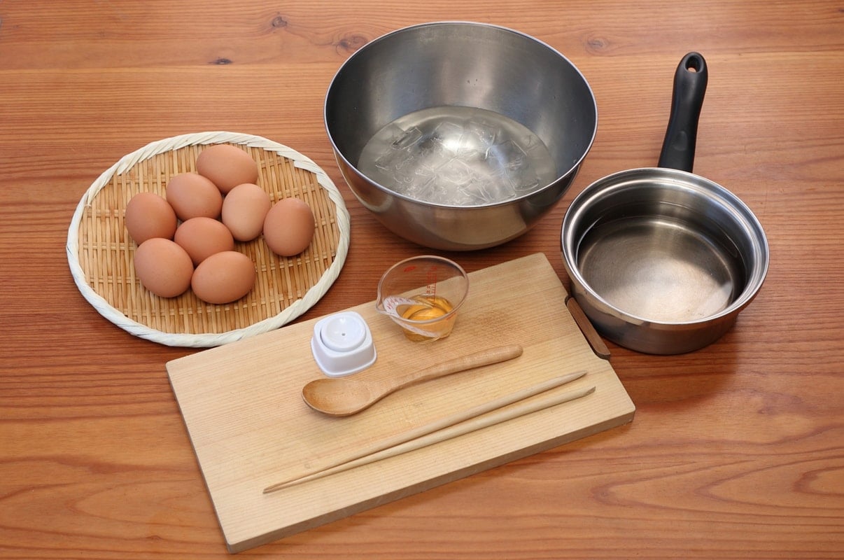 ゆで卵をつくるときに必要な材料や道具