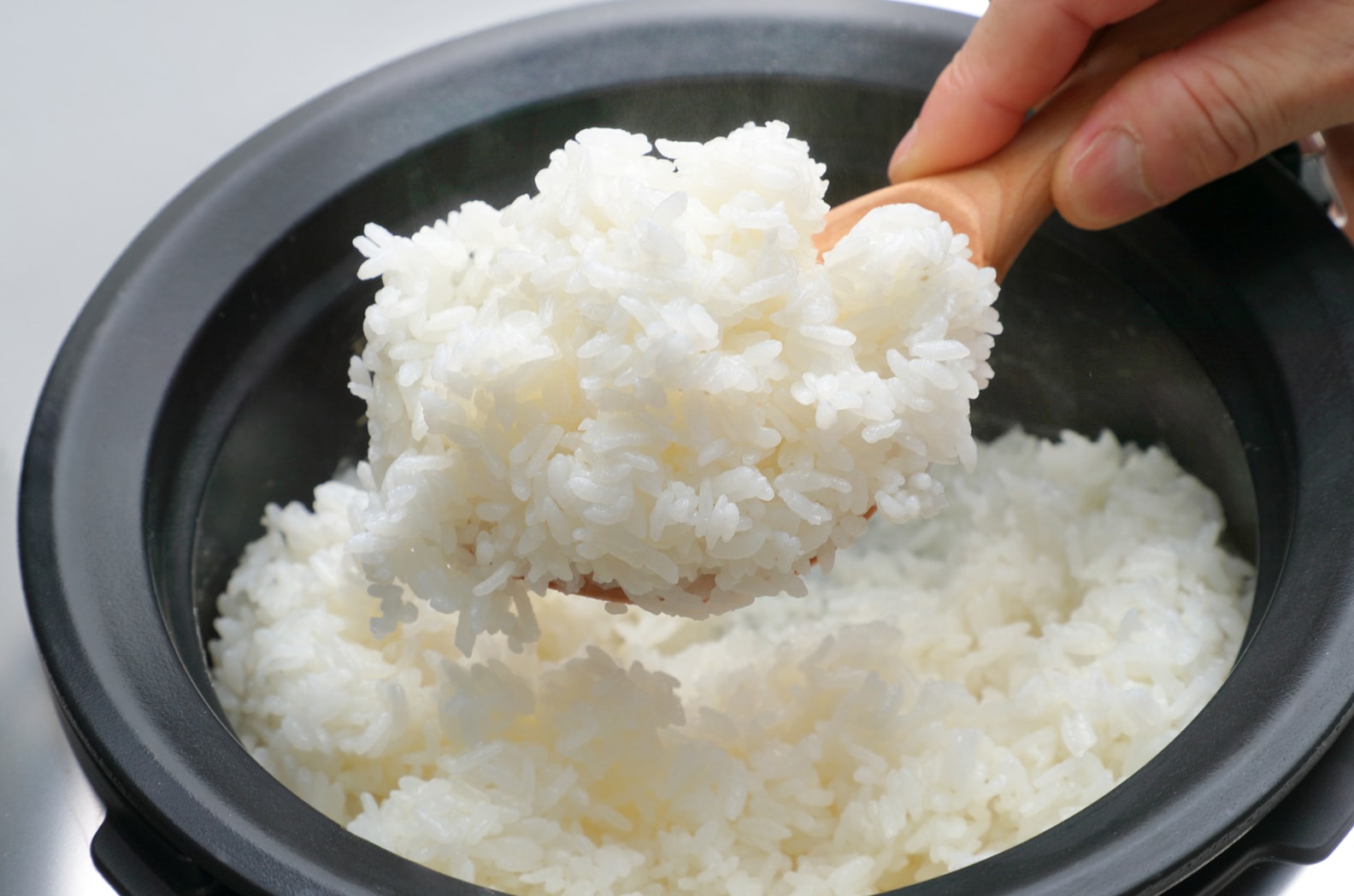 お米の炊き方完全ガイド!炊飯器・鍋炊き・無洗米・古米の水加減から保存法までプロが解説