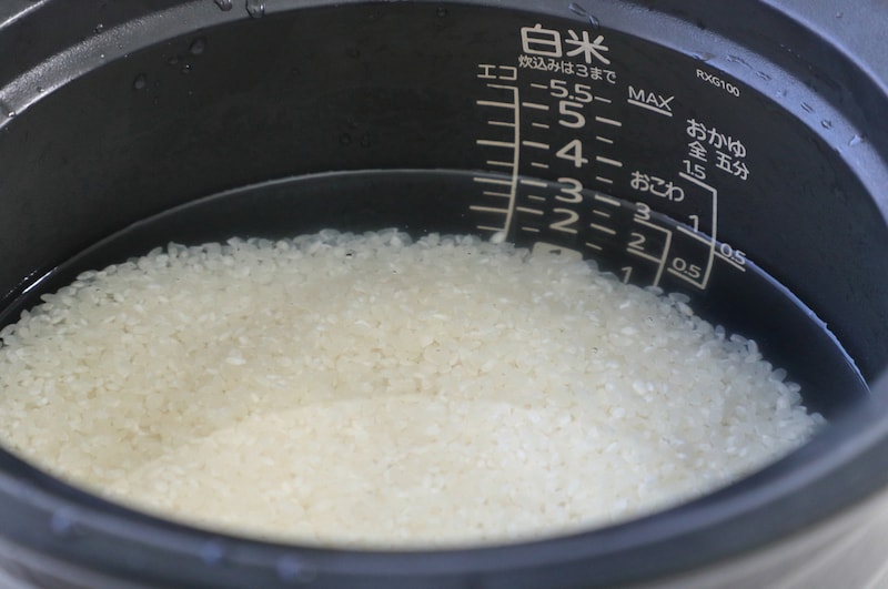 写真:「チェック水」のにごり具合